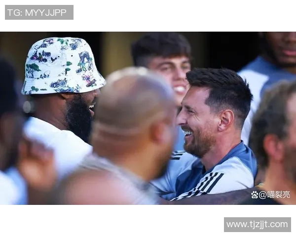 带蛇字的足球明星盘点那些在绿茵场上闪耀的传奇人物与他们的故事 带蛇字的足球明星盘点那些在绿茵场上闪耀的传奇人物与他们的故事