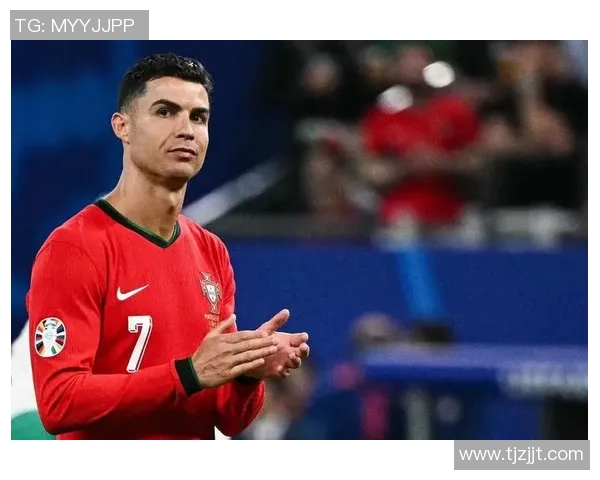 足球场上的传奇瞬间:那位摘起球袜子的明星背后的故事与荣耀 足球场上的传奇瞬间:那位摘起球袜子的明星背后的故事与荣耀