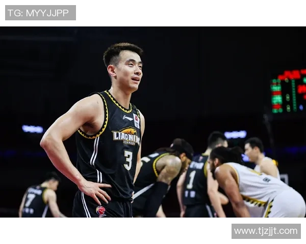 男孩篮球明星的成长之路与梦想追逐的精彩故事