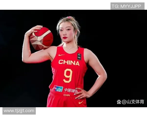 探索篮球明星李梦的成长历程与赛场辉煌瞬间